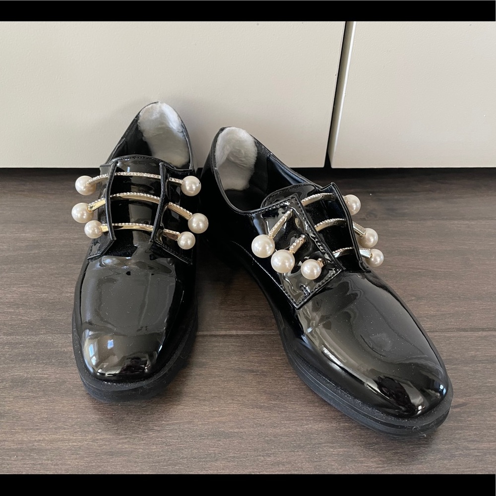 Brand New! Black Oxford loafer